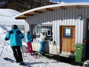 Gepflegter Kassenbereich am Moosalp-Express