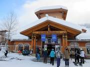 Village Day Lodge mit Masa's Bar & Grill und Cafè Soleil