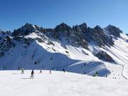 Start der Damenabfahrt mit Panorama am Hoadl