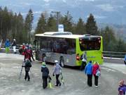 Skibusse an der Talstation in Seis am Schlern