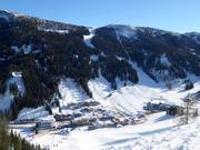 Blick auf das Tal Zauchensee mit Unterkunftsangebot