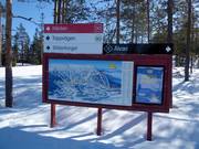 Pistenausschilderung mit Pistenplan in Stöten