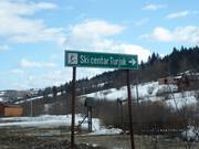 An der Straße gibt es noch den alten Namen vom Skigebiet Hajla