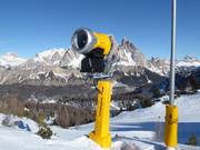 Leistungsfähige Schneekanone in Cortina d'Ampezzo