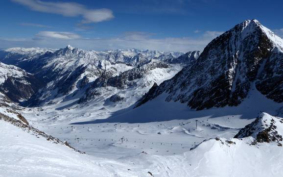 Gletscherskigebiet in den Stubaier Alpen