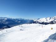 Blick vom Cry d'Er über das Skigebiet Crans-Montana