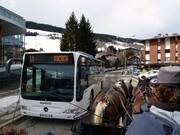 Mit dem Bus und der Kutsche geht es durch Megève