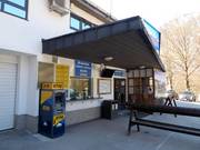 Sehr gepflegter Talstationsbereich