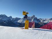 Schneekanone im Skigebiet Drei Zinnen Dolomiten