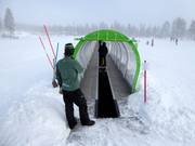 Am Förderband hilft man Anfängern