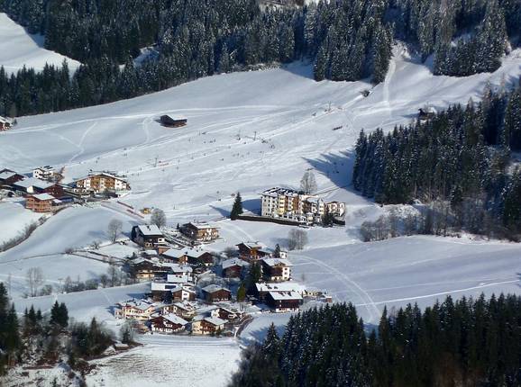 Blick auf das Skigebiet Roggenboden vom Schatzberg