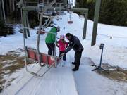 Kindern hilft man gerne im Skigebiet Lavarone