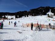 Leichtes Übungsgelände im Tal am Dorf- und Hörnilift