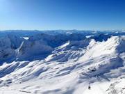 Blick von der Zugspitze über das Skigebiet