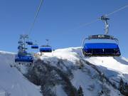 Sunnegg - 6er Hochgeschwindigkeits-Sesselbahn (kuppelbar) mit Abdeckhauben und Sitzheizung