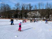 Leichte Piste im Kinderland am Seillift