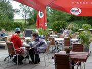 Die Sonnenterrasse im grünen