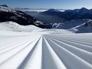 Frisch präparierte Piste im Skigebiet Schwemmalm