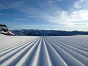 Frisch präparierte Piste im Skigebiet Loser