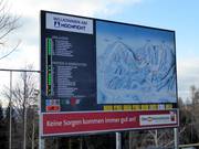 Pistenplan mit aktuellen Informationen an der Talstation Schwarzenberg
