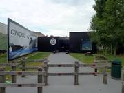 Eingang zur Skihalle Ice Mountain