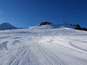 Breite Abfahrt zur Arzjochbahn