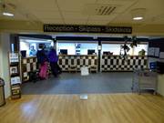 Gepflegte Rezeption mit Skipasskasse