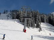 Mayentzet - 6er Hochgeschwindigkeits-Sesselbahn (kuppelbar) mit Abdeckhauben
