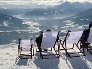 Liegestühle an der Seegrube