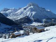 Blick auf den mondänen Ort Lech