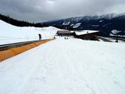 Förderband und Übungspiste Little Bit an der Mittelstation