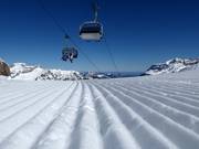 Perfekte präparierte Piste im Skigebiet Titlis