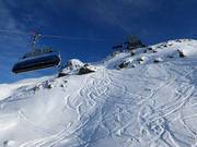 Ungesicherte Tiefschneehänge an der Hochzeiger 2.5 Bahn