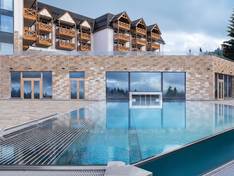 The Grand Green – Familux Resort