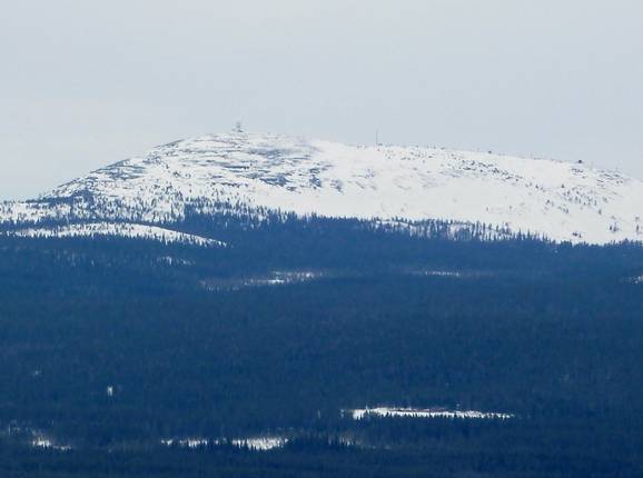 Blick auf das Skigebiet Luosto von Pyhä aus