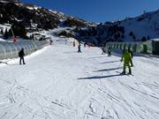 Übungsgelände mit überdachten Förderbändern in Ampriu