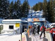 Skihütte - 2er Sesselbahn fix geklemmt
