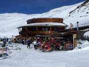 Rossalm direkt an der Piste