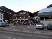 Hotel Peter direkt an der Talstation in Canzei