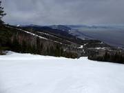 Waldschneisenabfahrten führen hinunter zum Sankt-Lorenz-Strom