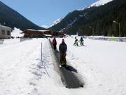 Übungsgelände mit Förderband bei Bunderishka Polyana