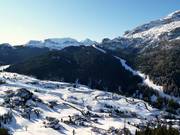 Blick auf Corvara mit der Marmolada im Hintergrund
