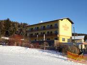 Sonnenhof Hechtl direkt beim Parkplatz an der Talstation in Mönichkirchen