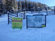 Ausschilderung und Pistenplan an der Bergstation der Grebenzenbahn