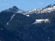 Blick vom Tal auf das Skigebiet Feuerkogel