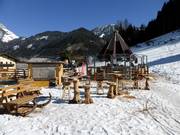 Schirmbar an der Talstation der Dorfbahn in Werfenweng
