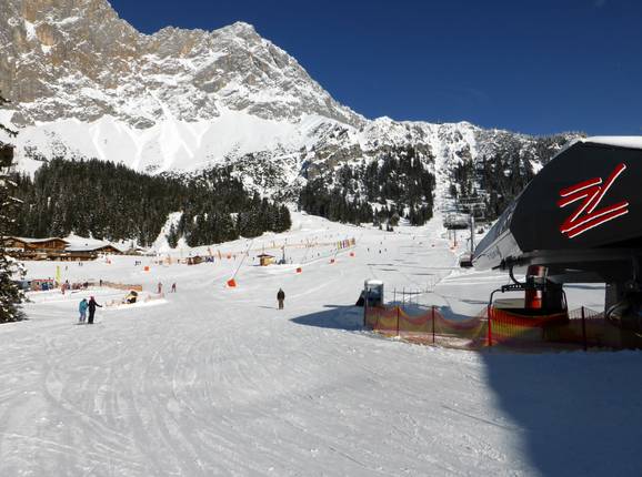 Blick über die Ehrwalder Alm mit neuer Issentalkopfbahn