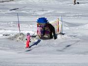 Engagiertes Personal am Förderband Sonnenhang