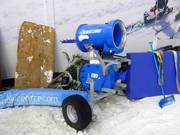 Schneekanone in der Skihalle The Snow Centre