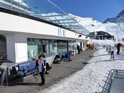 Sehr gepflegter Infopoint auf der Idalp